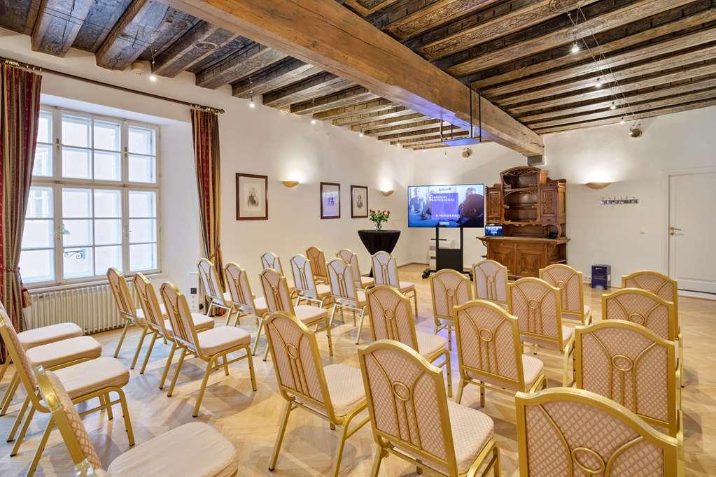 Radisson Blu Hotel Altstadt, Зальцбург Зручності фото